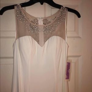 Womens white dress - never been worn tags on
